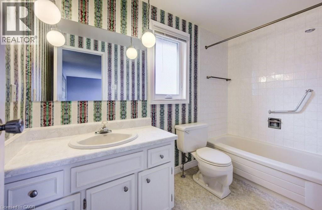 14 Broadview Court, Kitchener, Ontario  N2A 2X8 - Photo 29 - 40784767