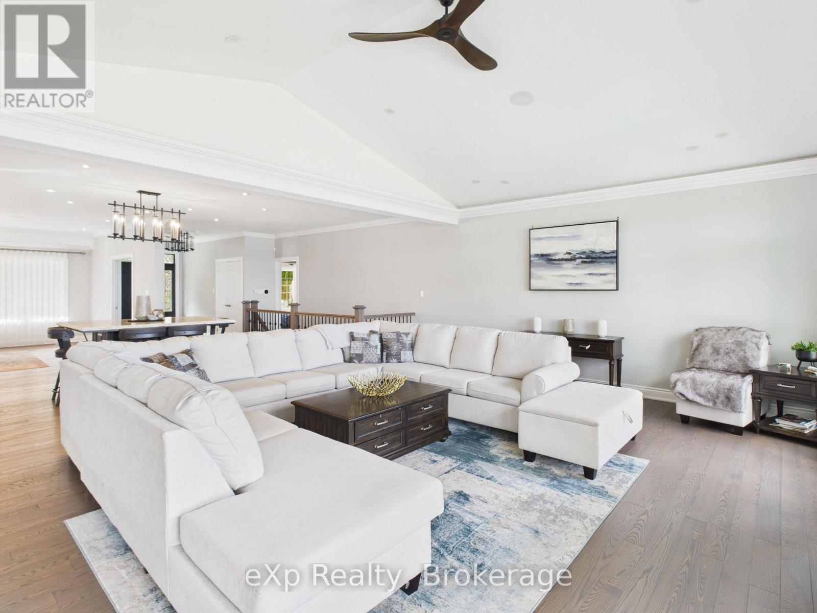 197 Balmy Beach Road, Georgian Bluffs, Ontario  N4K 5N4 - Photo 14 - X12512596