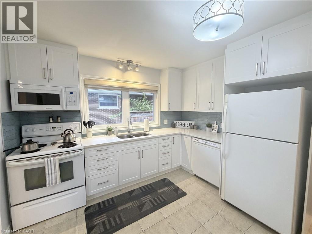 15 Duncairn Avenue Unit# Main, Kitchener, Ontario  N2M 4S5 - Photo 3 - 40785936