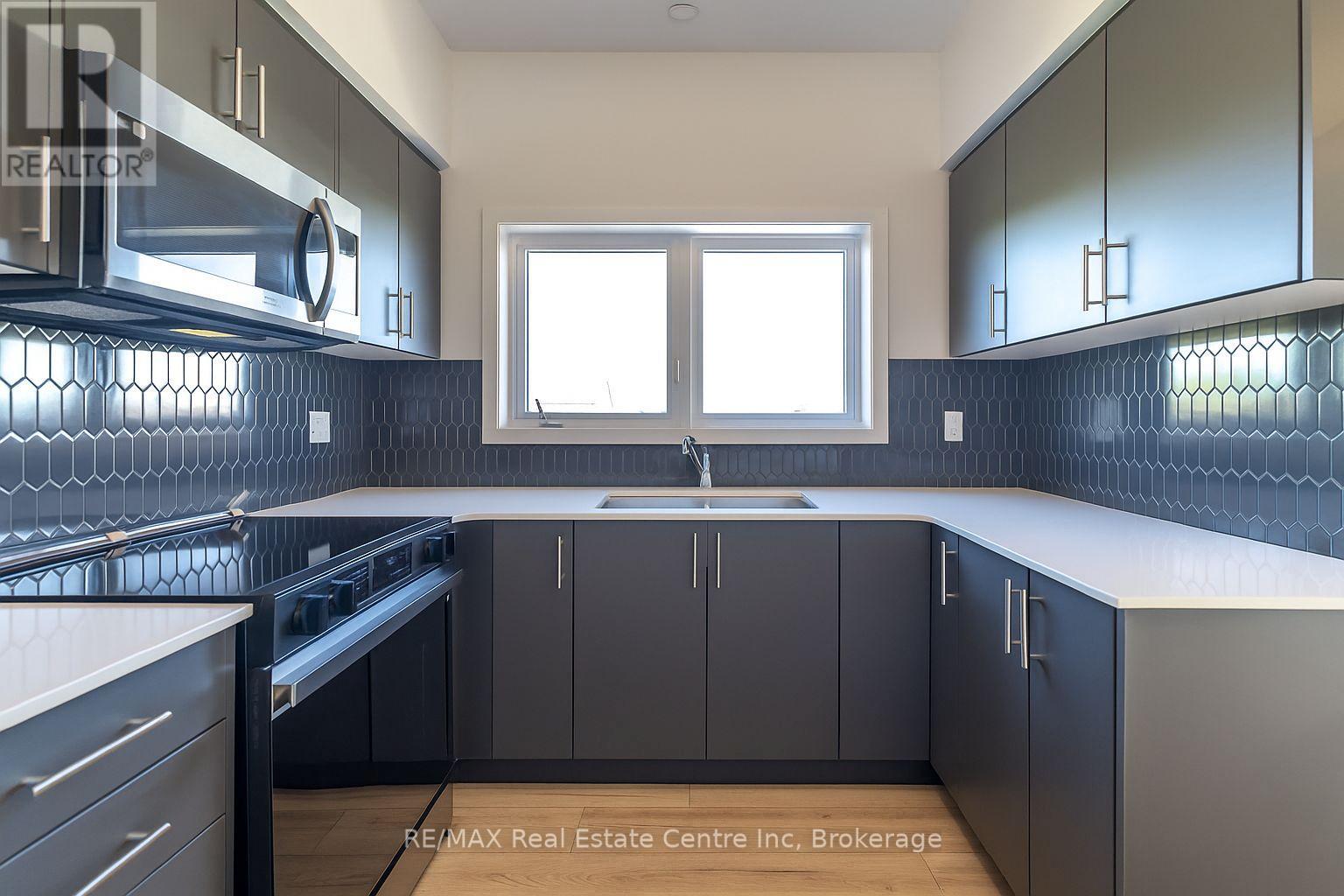 60 - 940 St.david Street N, Centre Wellington, Ontario  N1M 2W3 - Photo 5 - X12513526