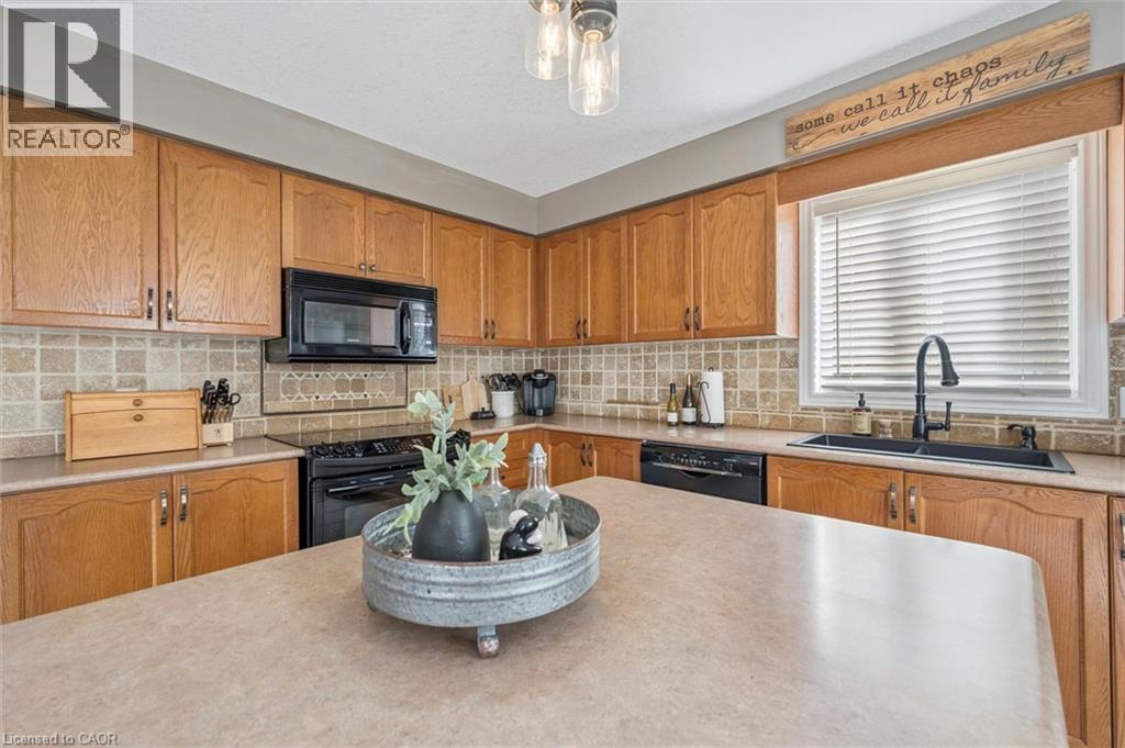 7 Hearthbridge Street, Kitchener, Ontario  N2R 1L5 - Photo 16 - 40785926