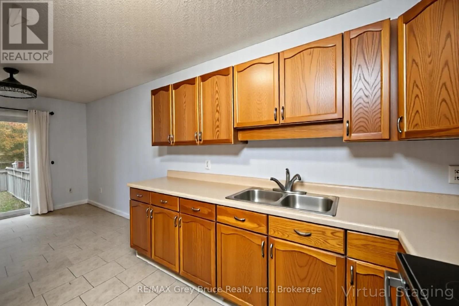 554 12th Street W, Owen Sound, Ontario  N4K 3V9 - Photo 8 - X12530136