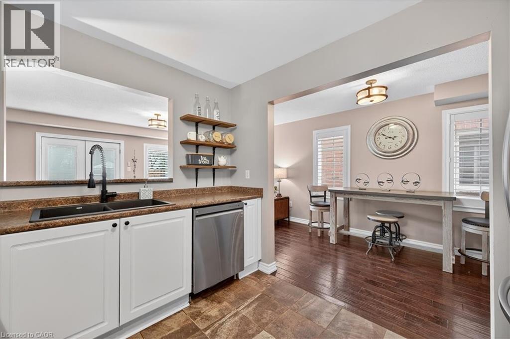 616 Iris Court, Burlington, Ontario  L7L 7A1 - Photo 11 - 40785889