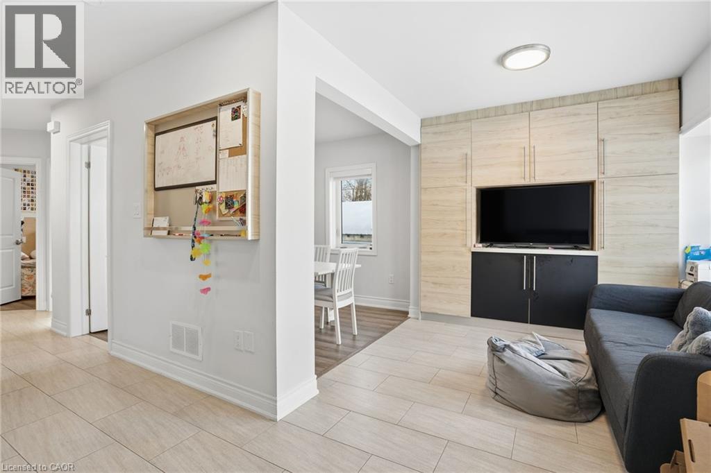 50 Broadway Avenue, Hamilton, Ontario  L8S 2V7 - Photo 7 - 40787898