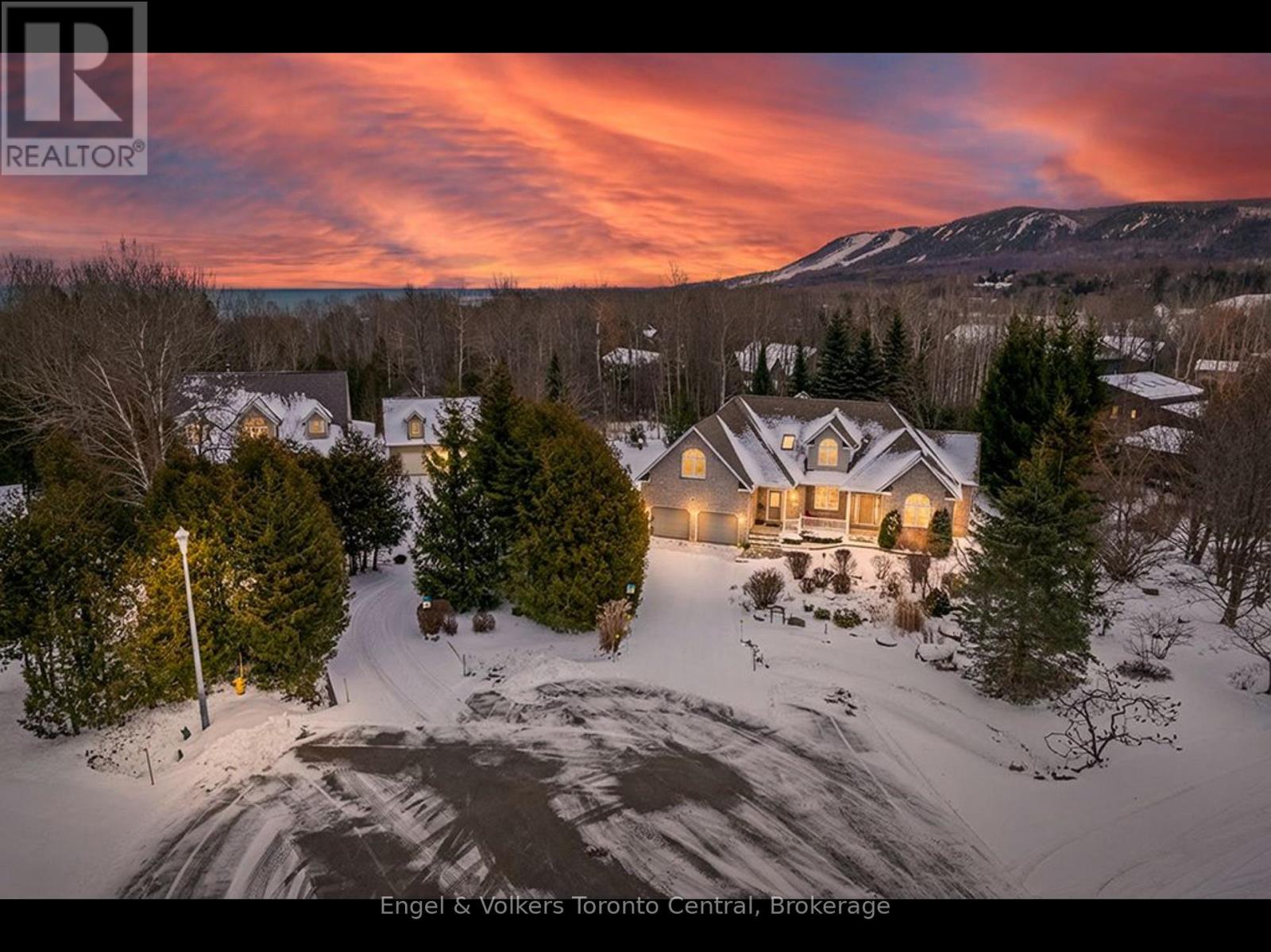 110 ABERDEEN COURT, Blue Mountains, Ontario