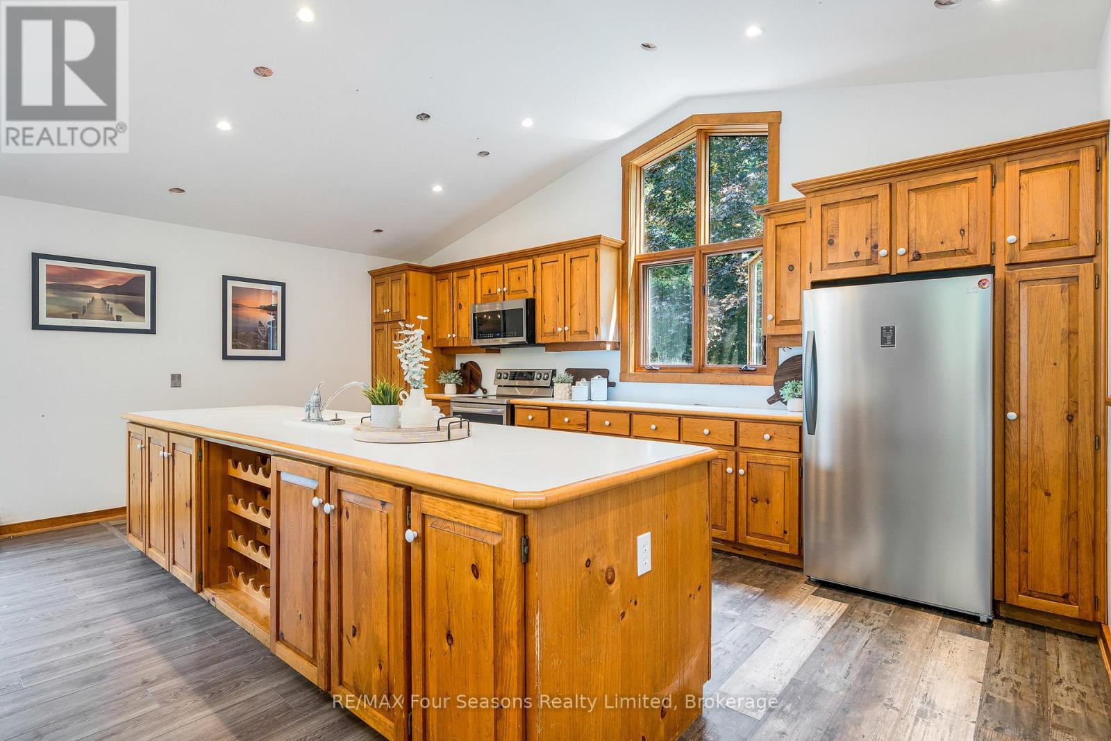 188 Highpoint Crescent, Grey Highlands, Ontario  N0C 1M0 - Photo 15 - X12646238