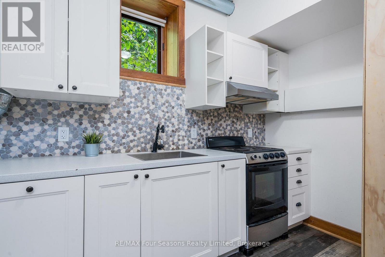 188 Highpoint Crescent, Grey Highlands, Ontario  N0C 1M0 - Photo 23 - X12646238