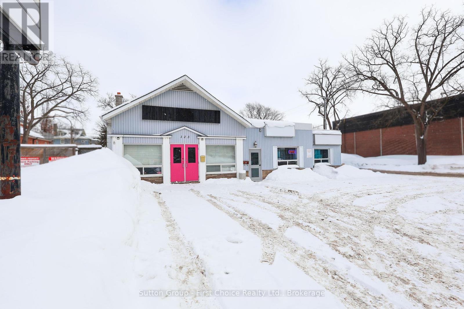 123 WATERLOO STREET S, Stratford, Ontario