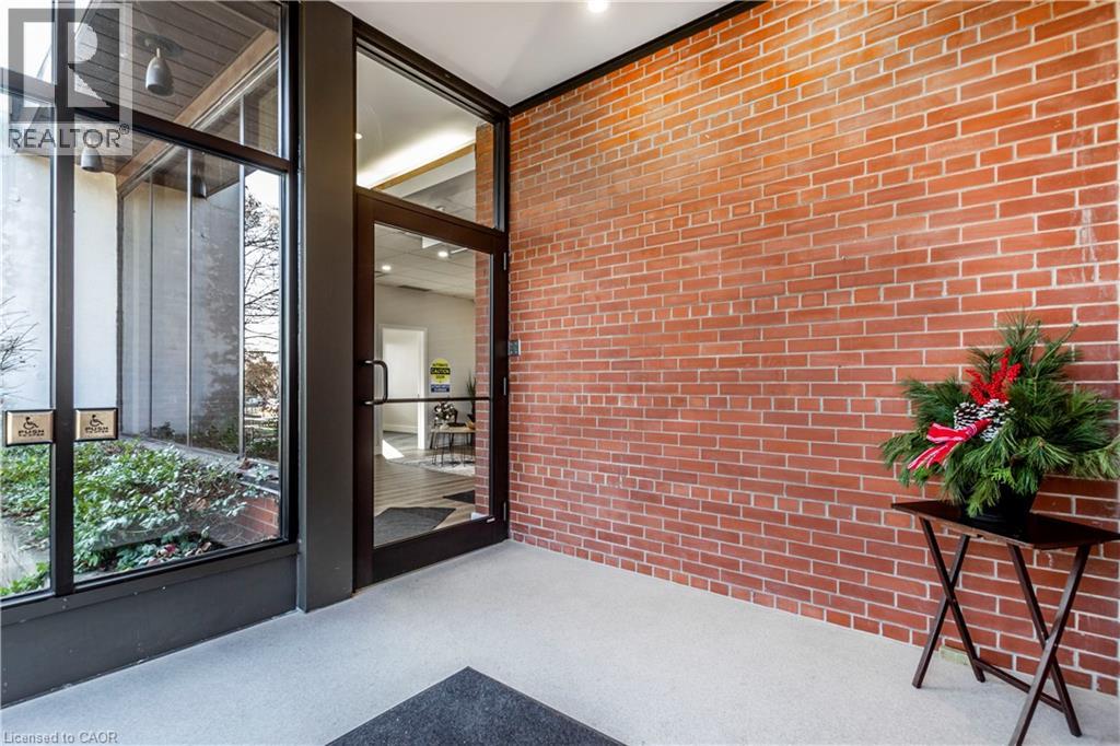 275 Lawrence Avenue Unit# 4, Kitchener, Ontario  N2M 1Y3 - Photo 3 - 40802468