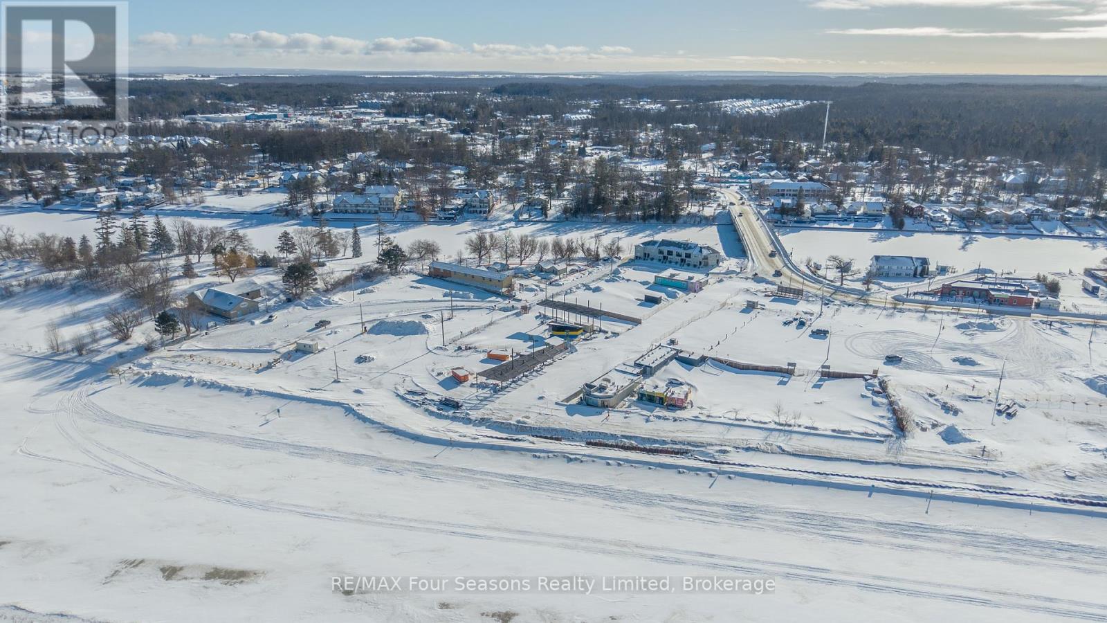 10 MAIN STREET, Wasaga Beach, Ontario