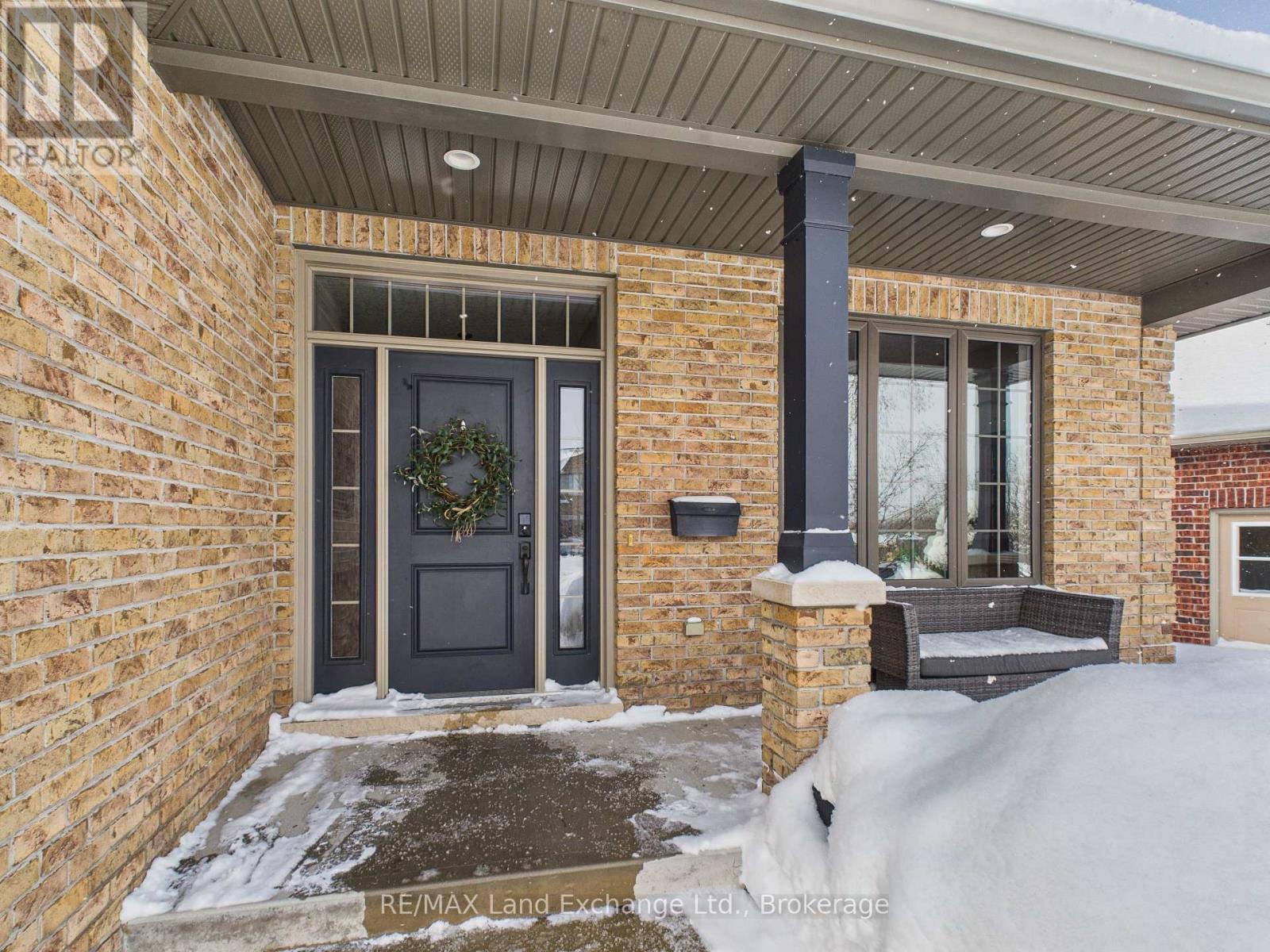 276 Wieck Boulevard, Kincardine, Ontario  N2Z 0A8 - Photo 2 - X12760574