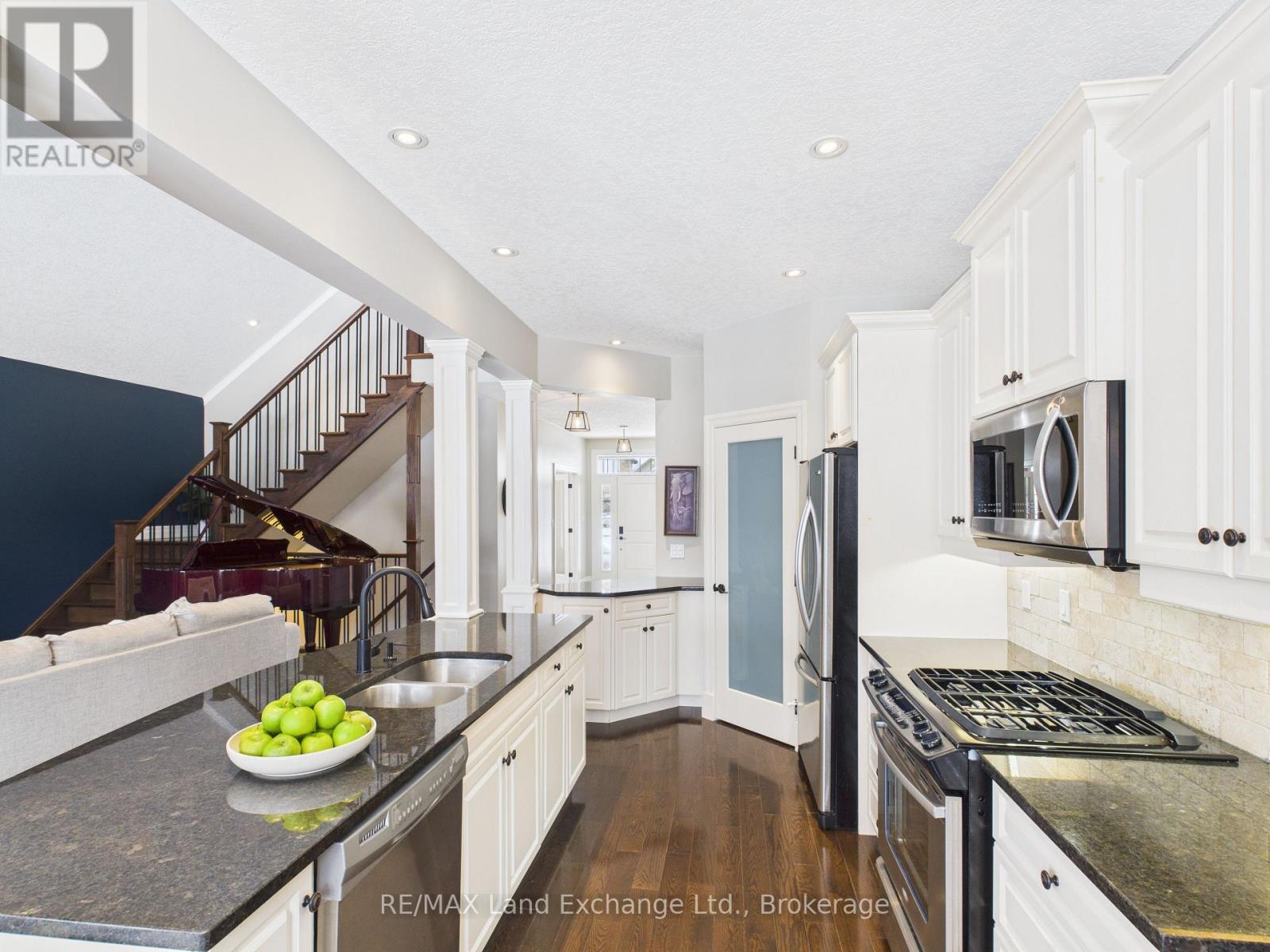 276 Wieck Boulevard, Kincardine, Ontario  N2Z 0A8 - Photo 6 - X12760574