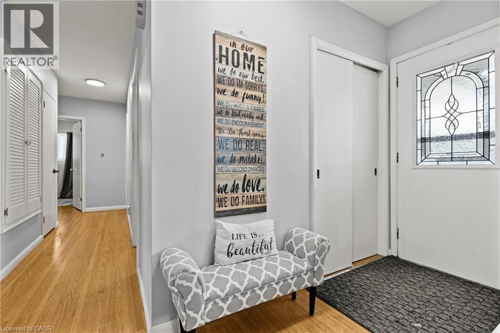 4 Mountview Avenue, Grimsby, Ontario  L3M 1V5 - Photo 2 - 40803132