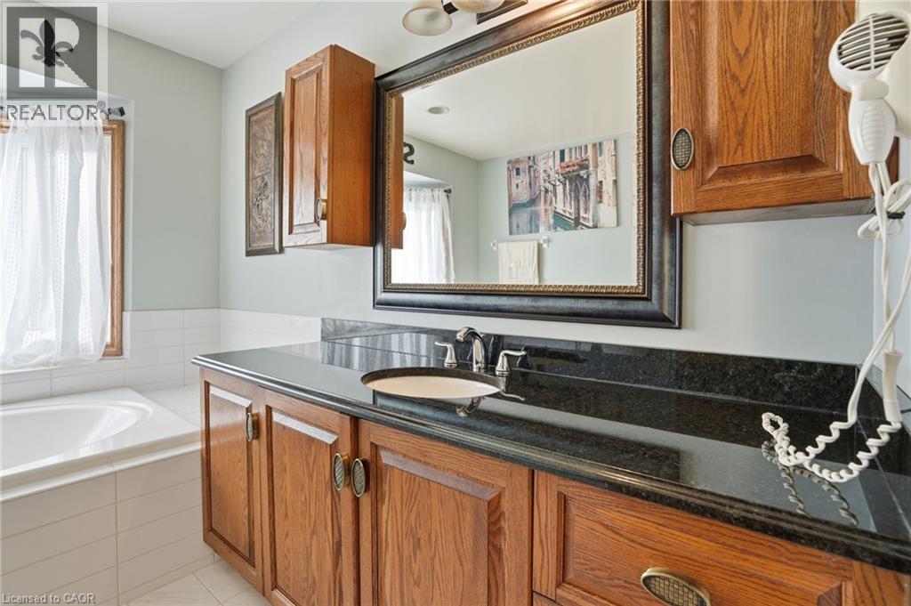 9 Lamb Court, Caledonia, Ontario  N3W 1E2 - Photo 13 - 40803203