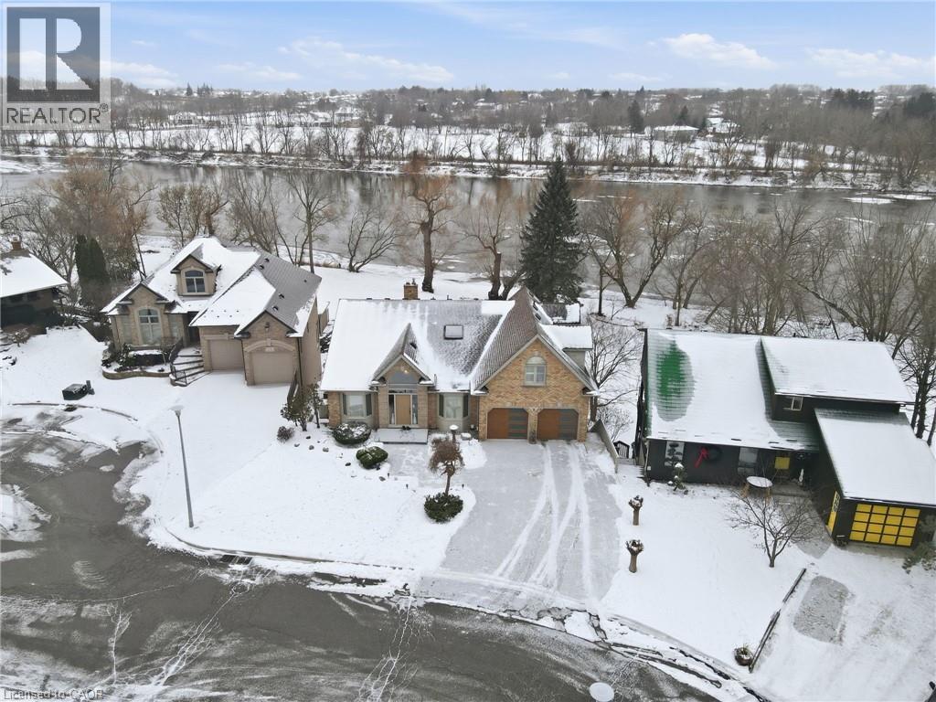 9 Lamb Court, Caledonia, Ontario  N3W 1E2 - Photo 2 - 40803203