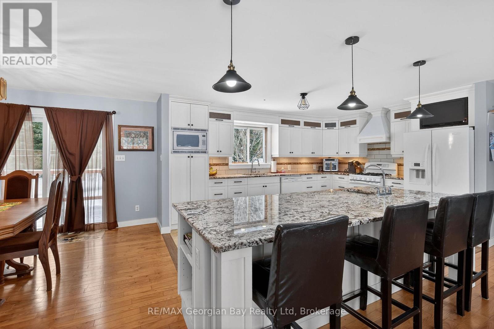 63 Lepage Drive, Penetanguishene, Ontario  L9M 1R5 - Photo 10 - S12763384