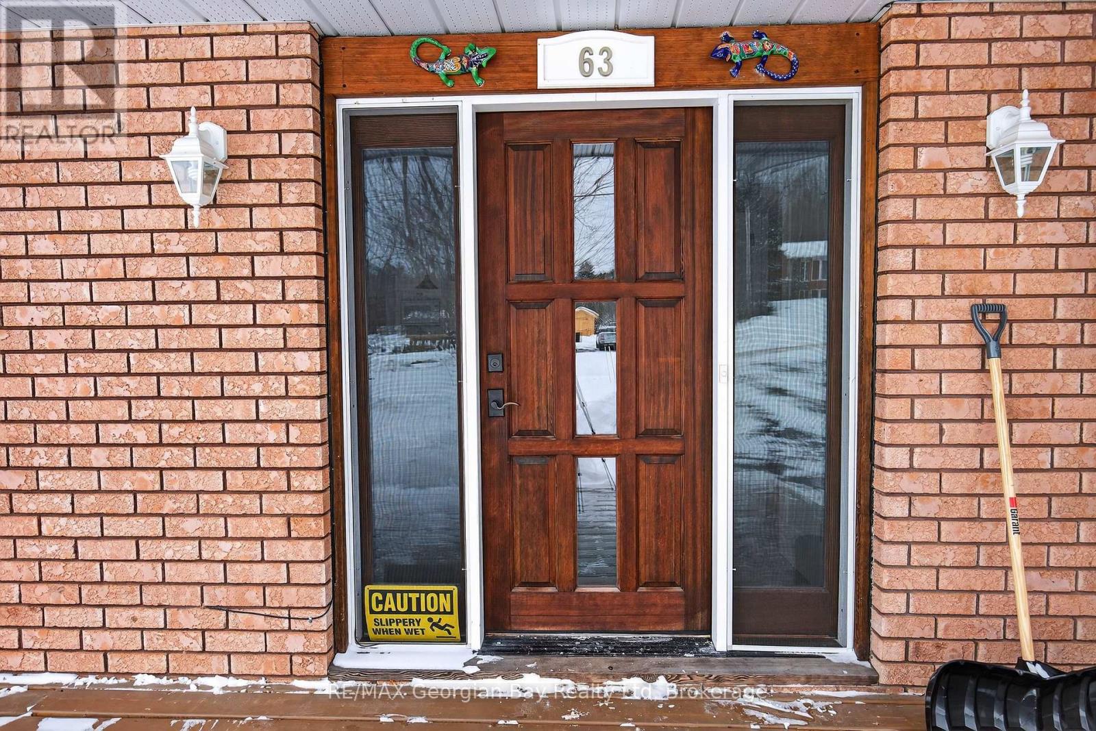 63 Lepage Drive, Penetanguishene, Ontario  L9M 1R5 - Photo 4 - S12763384