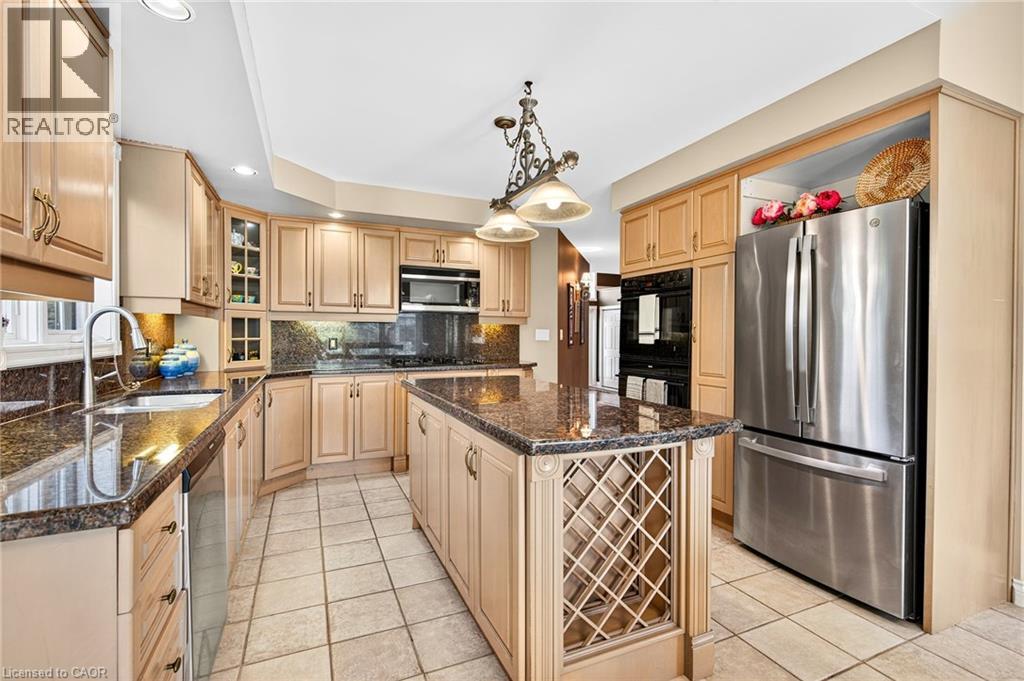 18 Konstantine Court, Hamilton, Ontario  L9B 2T3 - Photo 17 - 40803361