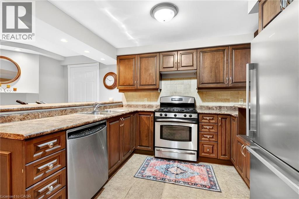 18 Konstantine Court, Hamilton, Ontario  L9B 2T3 - Photo 34 - 40803361