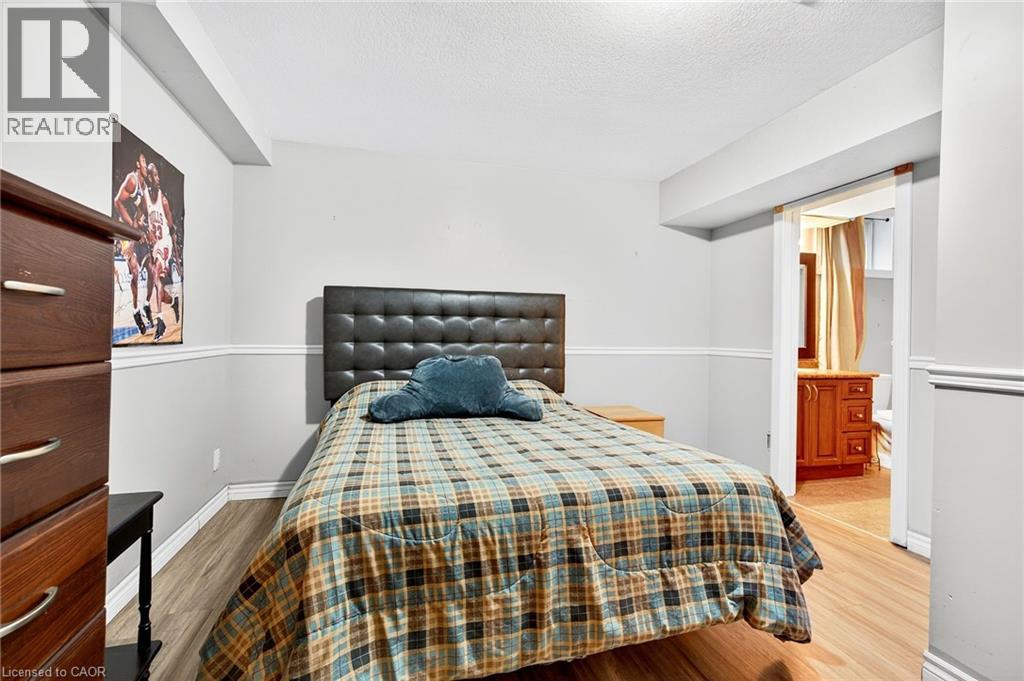 18 Konstantine Court, Hamilton, Ontario  L9B 2T3 - Photo 37 - 40803361