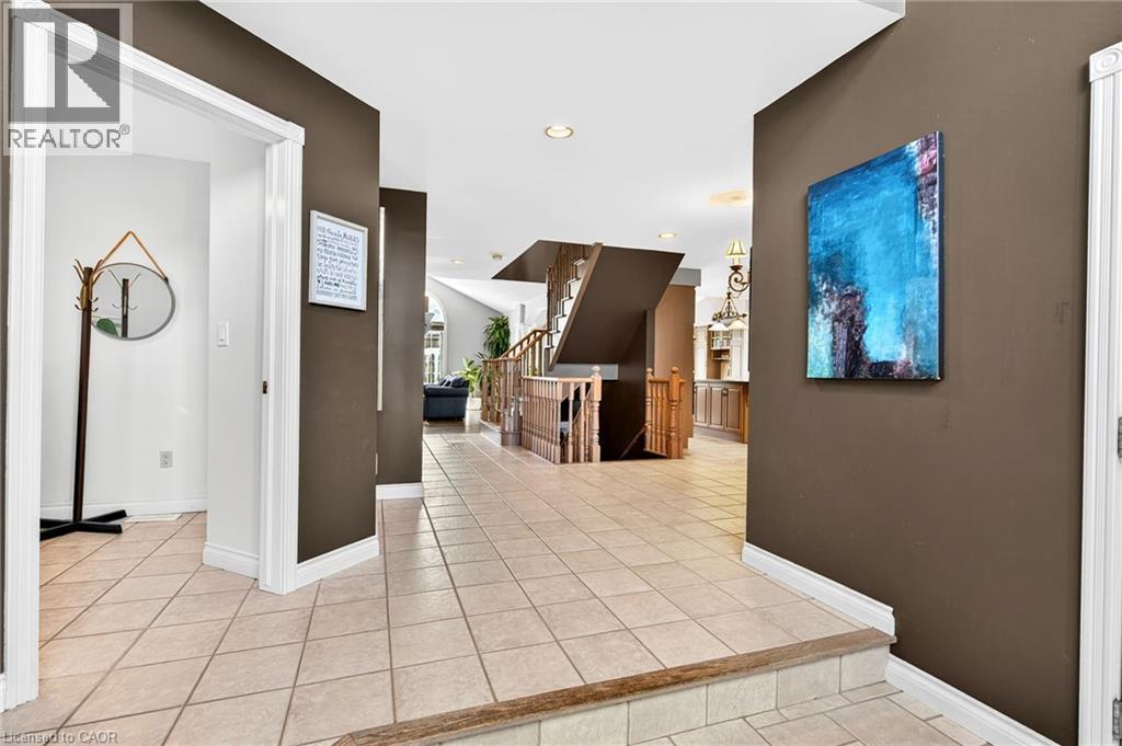 18 Konstantine Court, Hamilton, Ontario  L9B 2T3 - Photo 6 - 40803361