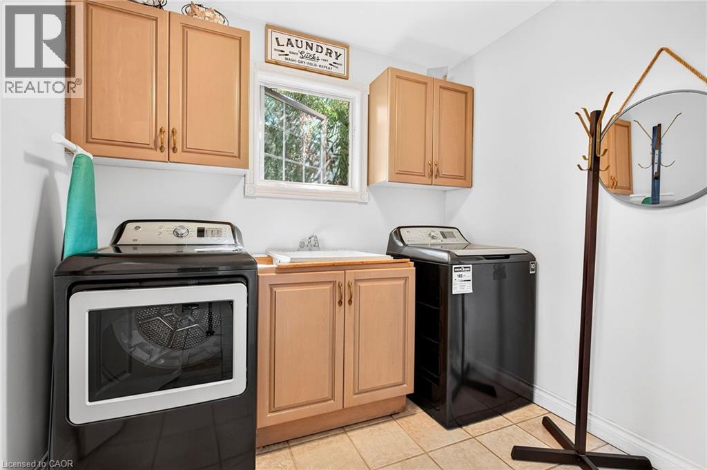 18 Konstantine Court, Hamilton, Ontario  L9B 2T3 - Photo 8 - 40803361