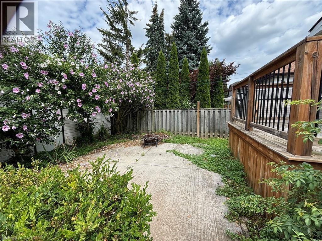 9 Grantham Avenue S, St. Catharines, Ontario  L2P 3B3 - Photo 17 - 40803399