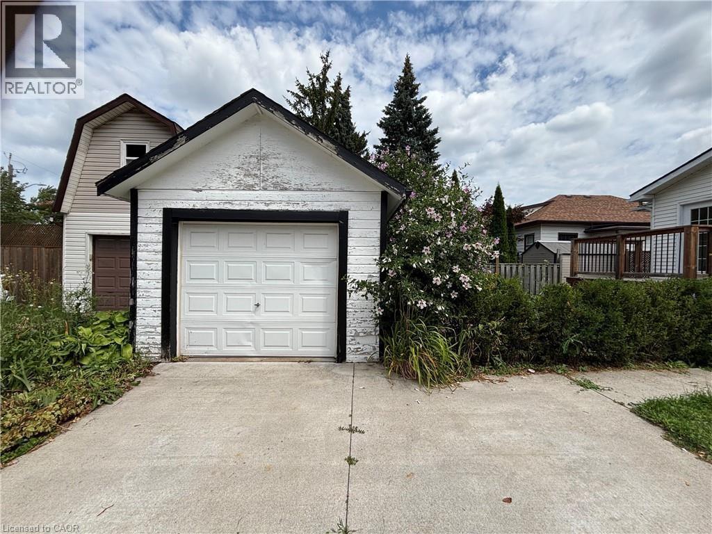 9 Grantham Avenue S, St. Catharines, Ontario  L2P 3B3 - Photo 19 - 40803399