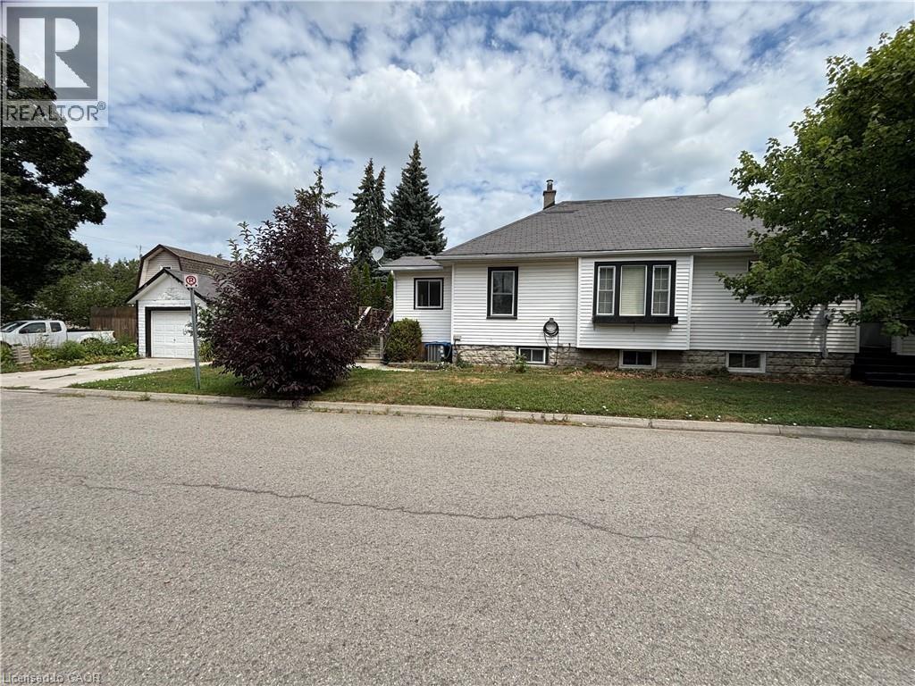 9 Grantham Avenue S, St. Catharines, Ontario  L2P 3B3 - Photo 7 - 40803399