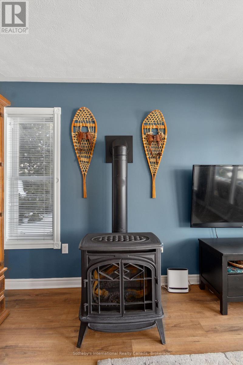 604 Champlain Road, Tiny, Ontario  L9M 0C2 - Photo 15 - S12765292