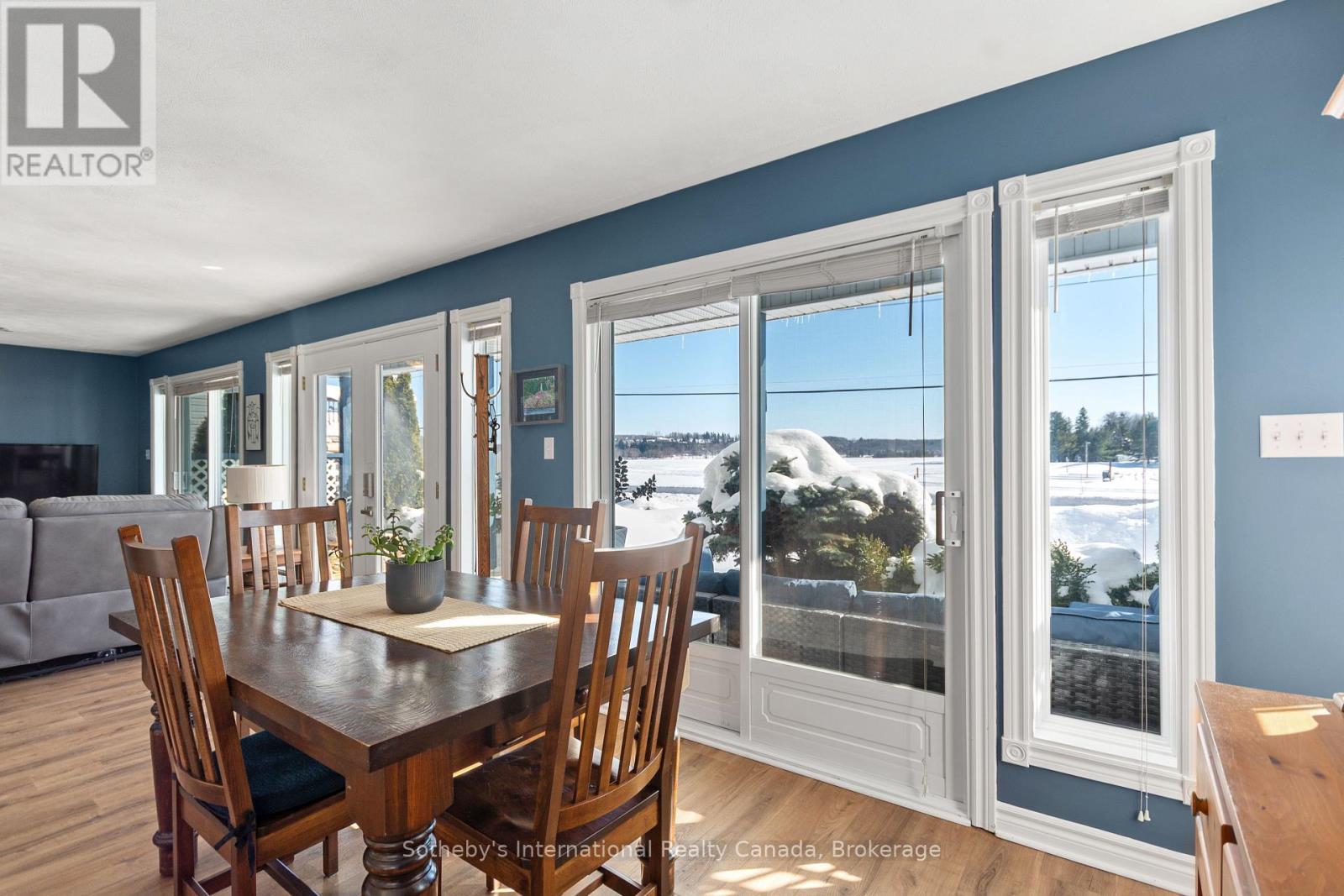 604 Champlain Road, Tiny, Ontario  L9M 0C2 - Photo 6 - S12765292