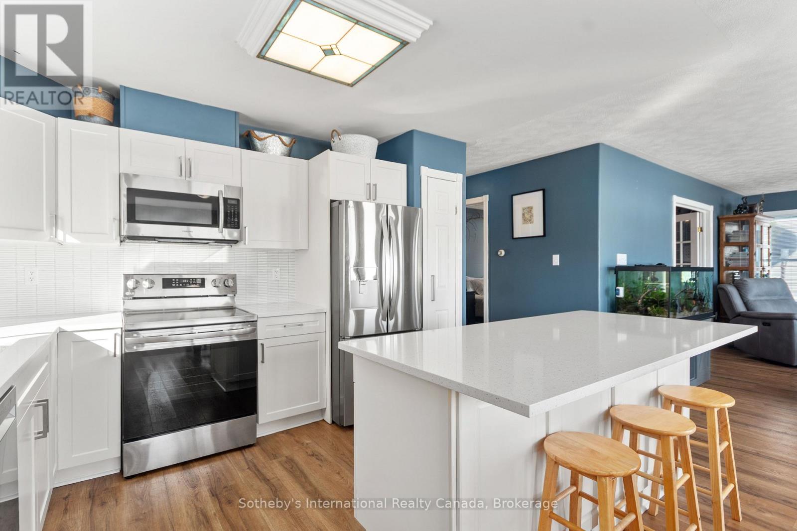 604 Champlain Road, Tiny, Ontario  L9M 0C2 - Photo 8 - S12765292