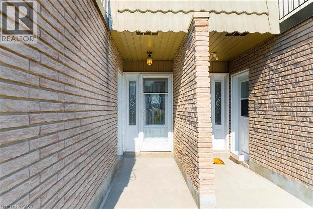 1011 White Oak Drive Unit# 2, Burlington, Ontario  L7T 2L3 - Photo 4 - 40803696