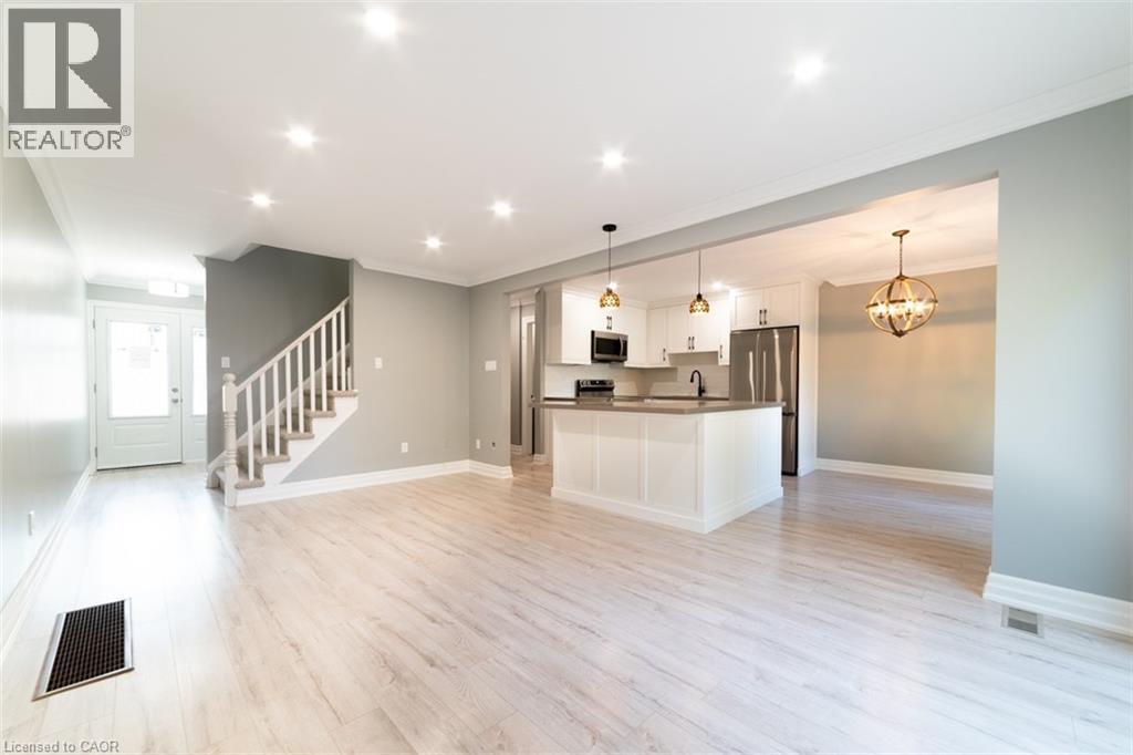 1011 White Oak Drive Unit# 2, Burlington, Ontario  L7T 2L3 - Photo 7 - 40803696