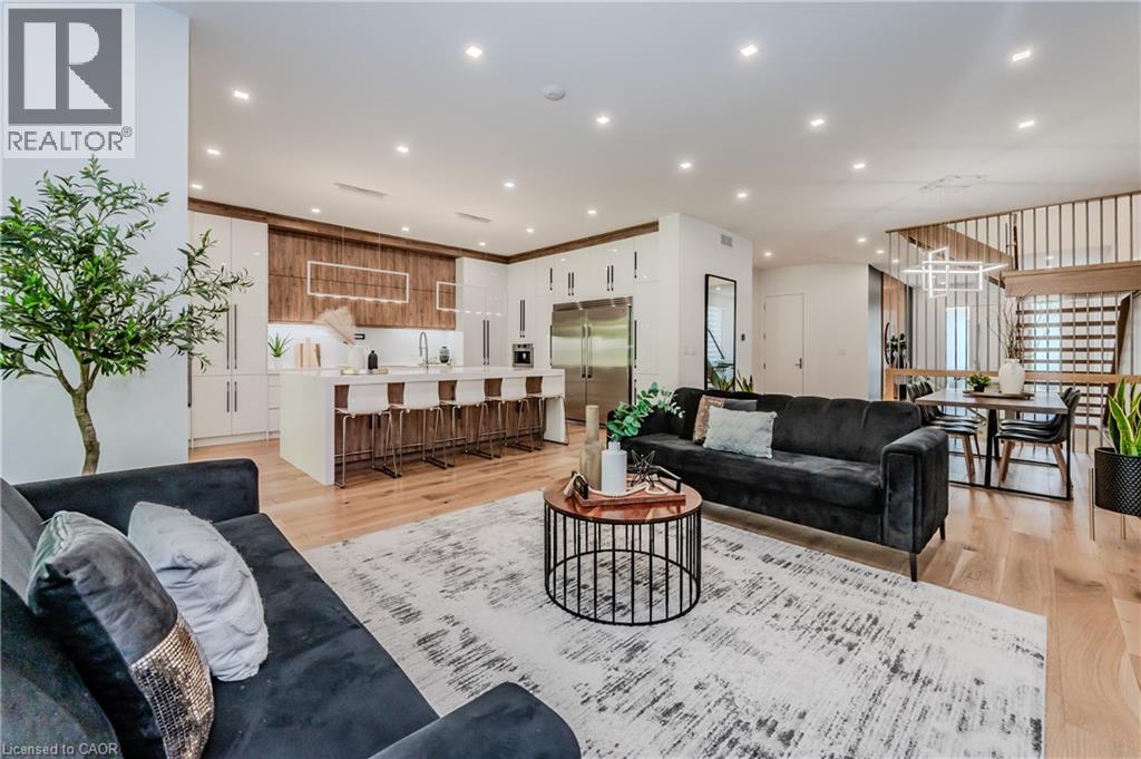 320 Otterbein Road, Kitchener, Ontario  N2B 0A7 - Photo 10 - 40803812