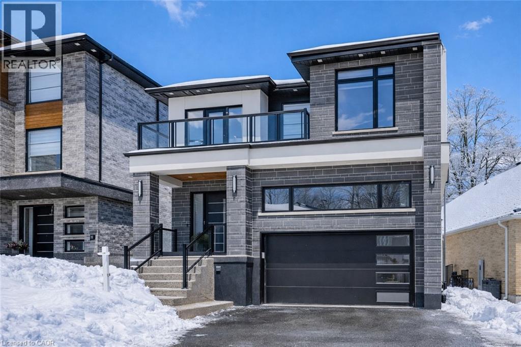 320 Otterbein Road, Kitchener, Ontario  N2B 0A7 - Photo 2 - 40803812