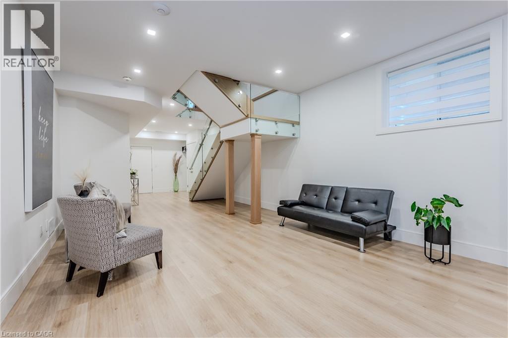 320 Otterbein Road, Kitchener, Ontario  N2B 0A7 - Photo 33 - 40803812