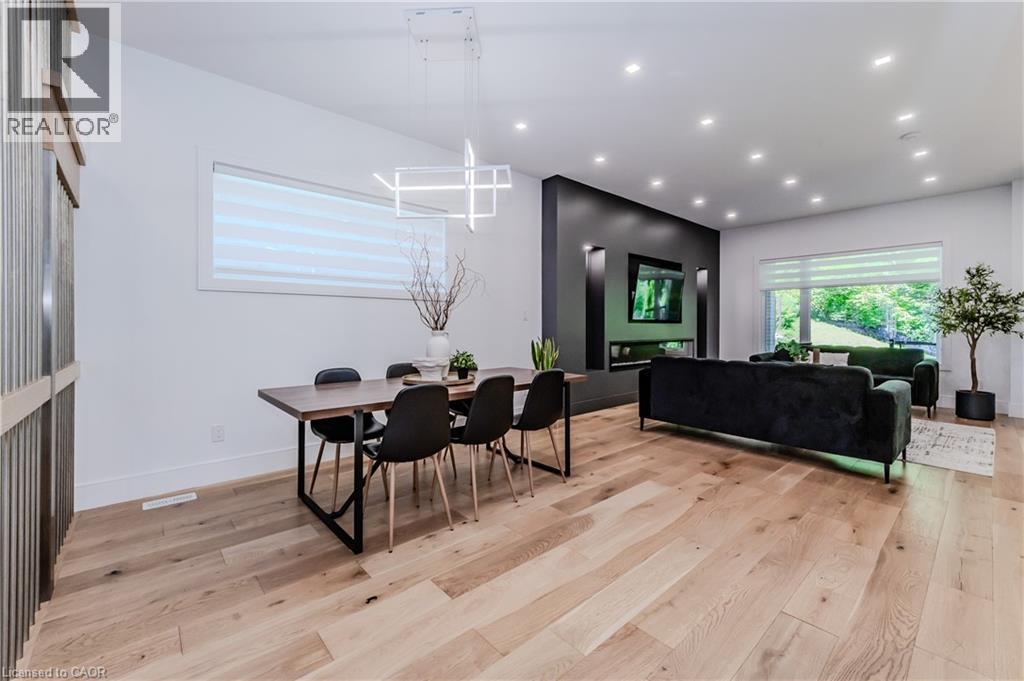 320 Otterbein Road, Kitchener, Ontario  N2B 0A7 - Photo 6 - 40803812