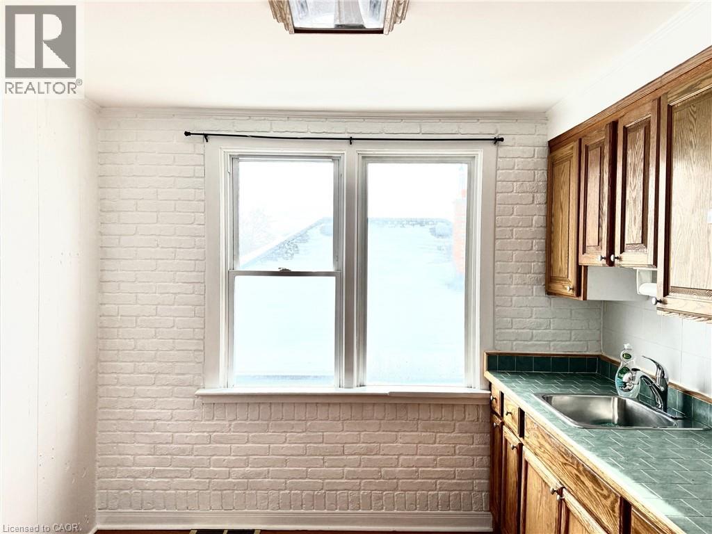 17 Lyons Avenue, Welland, Ontario  L3B 1L8 - Photo 9 - 40802183