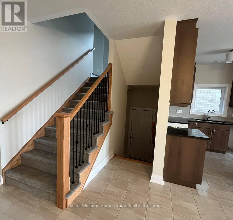 10 Shaded Creek Drive, Kitchener, Ontario  N2P 2P4 - Photo 5 - X12771478