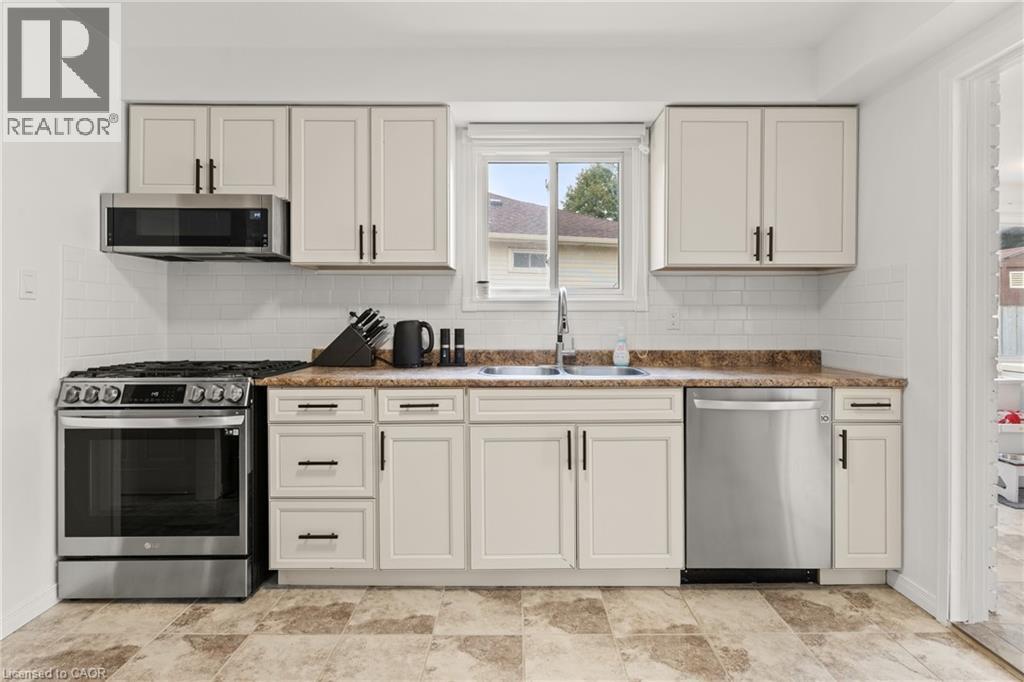 36 Angela Crescent, Cambridge, Ontario  N1S 4B6 - Photo 9 - 40803331