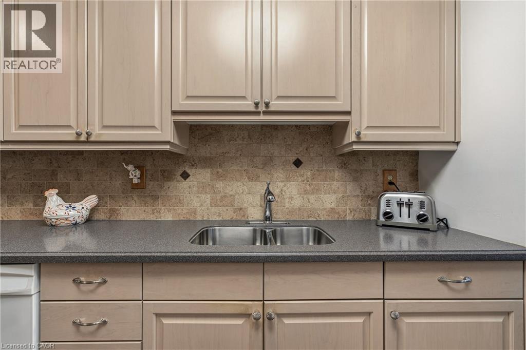 2055 Upper Middle Road Unit# 407, Burlington, Ontario  L7P 3P4 - Photo 7 - 40803906