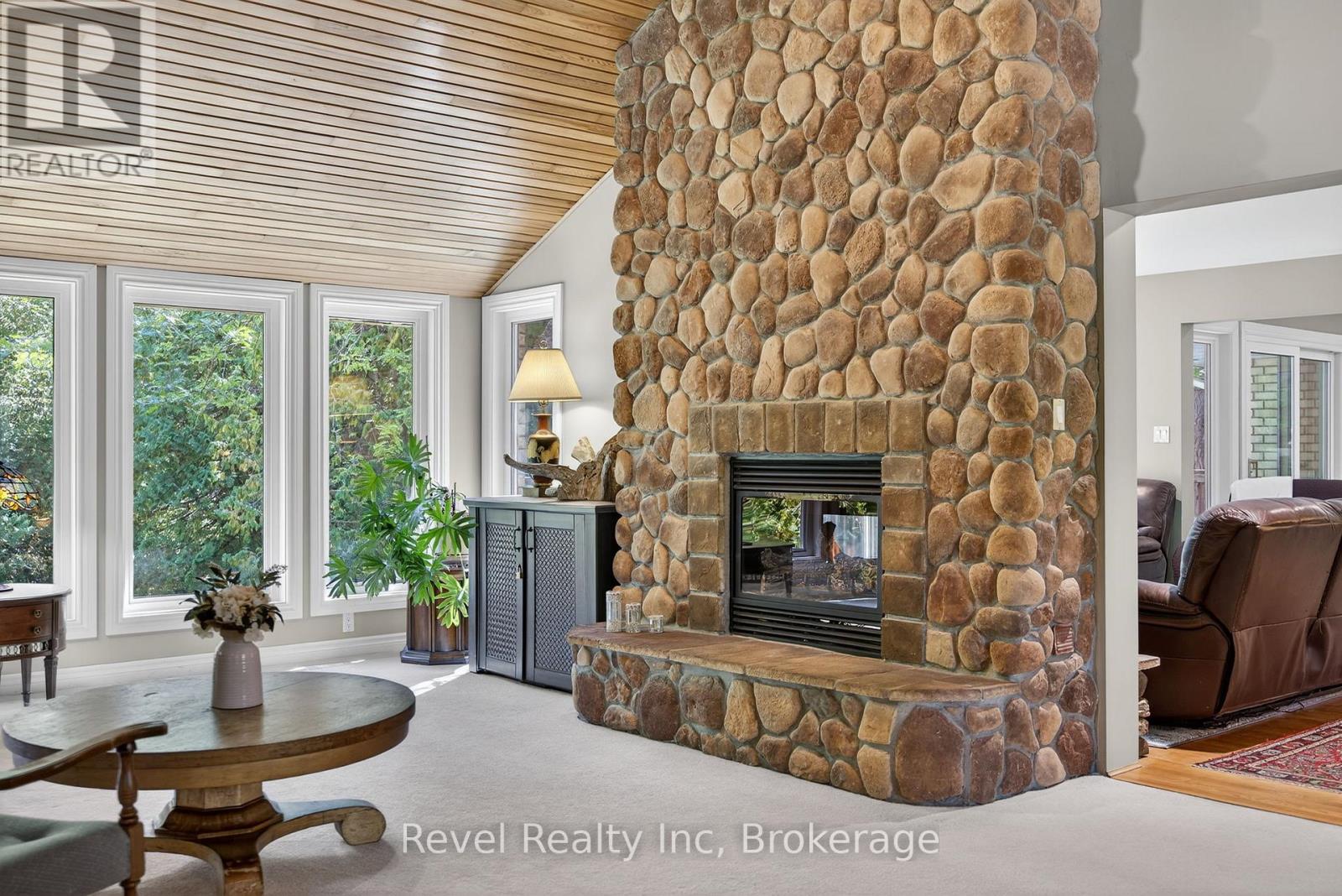 7190 93 Highway, Tiny, Ontario  L0K 2E1 - Photo 10 - S12772826