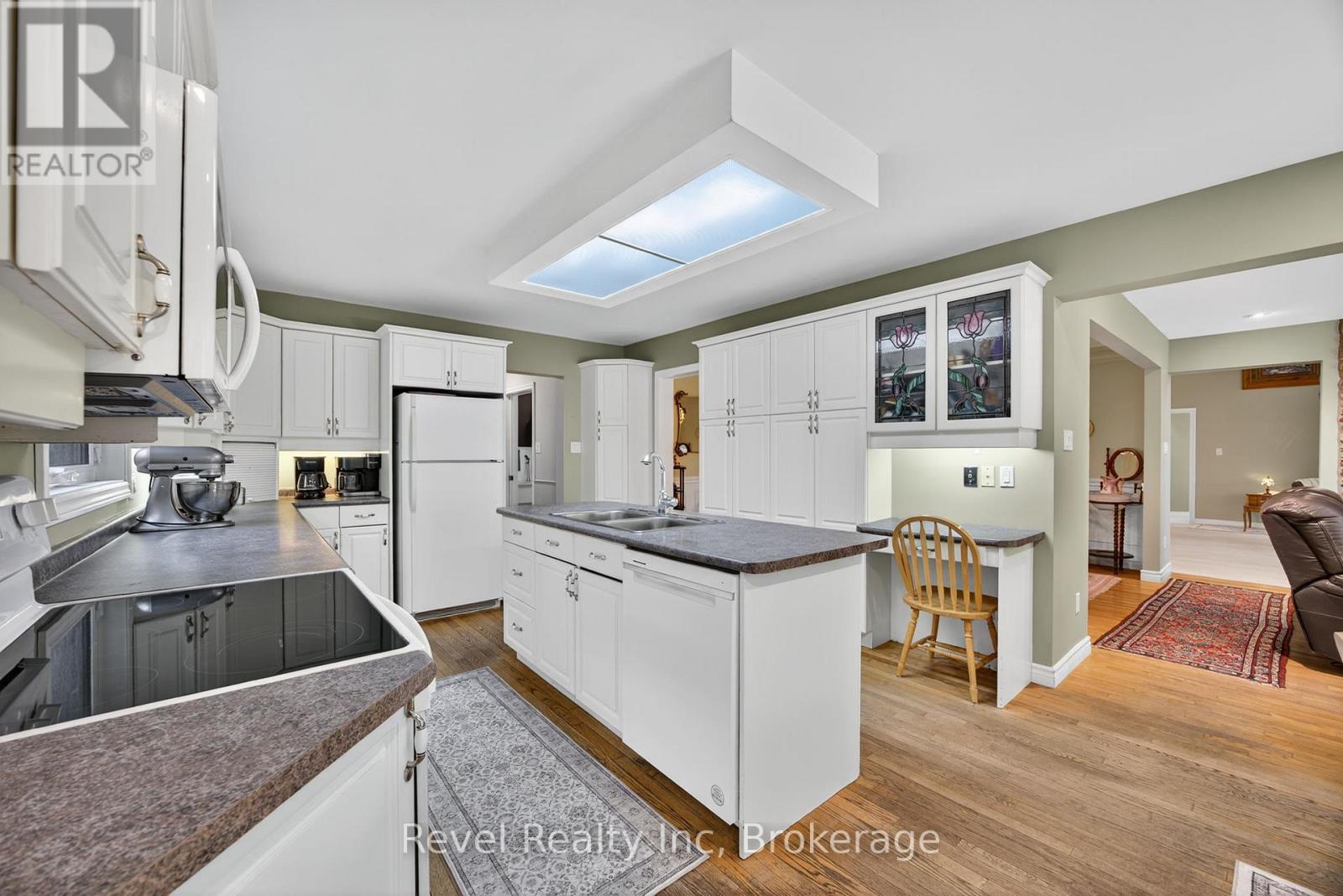 7190 93 Highway, Tiny, Ontario  L0K 2E1 - Photo 5 - S12772826