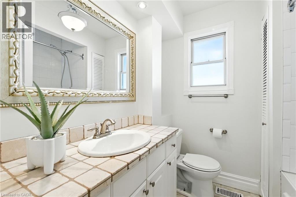 30 Cecil Street, St. Catharines, Ontario  L2N 4B2 - Photo 19 - 40804014