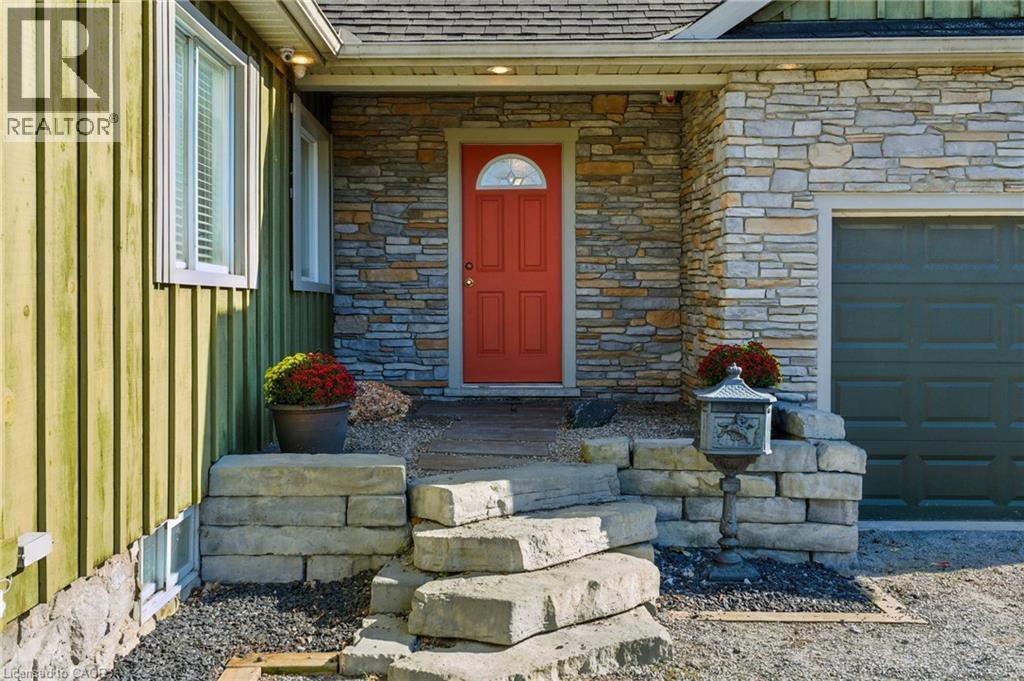 30 Cecil Street, St. Catharines, Ontario  L2N 4B2 - Photo 3 - 40804014