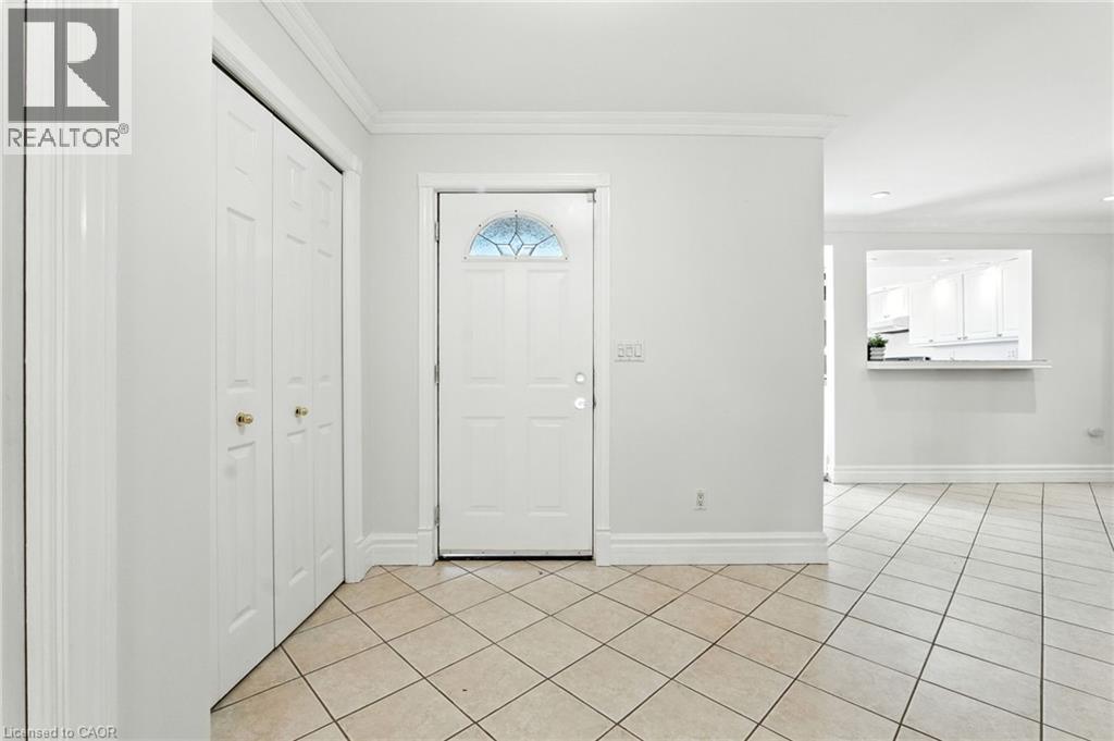 30 Cecil Street, St. Catharines, Ontario  L2N 4B2 - Photo 4 - 40804014