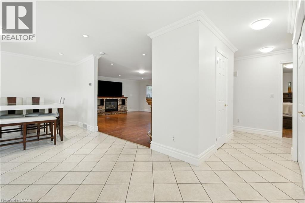 30 Cecil Street, St. Catharines, Ontario  L2N 4B2 - Photo 5 - 40804014