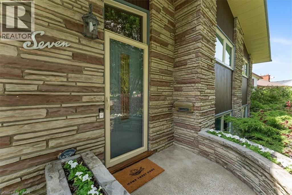 7 Glenayr Place, St. Catharines, Ontario  L2T 2A2 - Photo 7 - 40804059