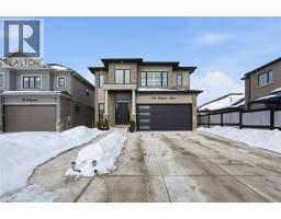 123 DULGAREN Street, Hamilton, Ontario